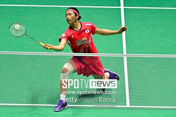'세계 랭킹 1위' 한국인이 일본 박살냈다! '파죽지세' 안세영, 8강서 日 스이즈 2-0 완벽 제압...무난히 4강 안착