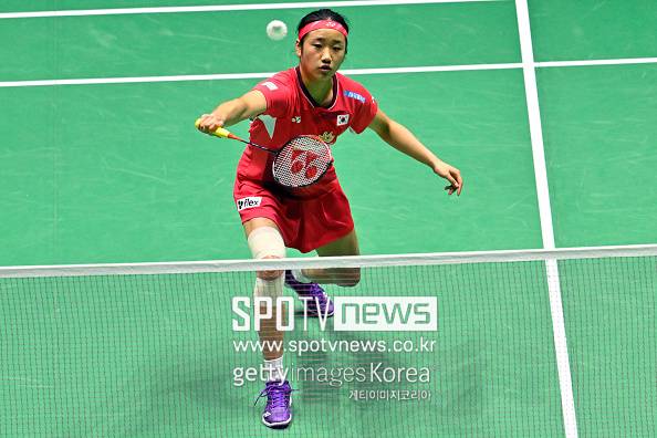 '세계 랭킹 1위' 한국인이 일본 박살냈다! '파죽지세' 안세영, 8강서 日 스이즈 2-0 완벽 제압...무난히 4강 안착