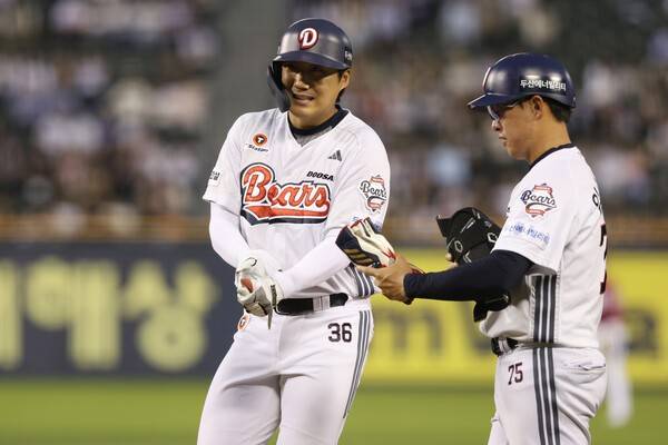 초대형 트레이드 1년 만에 '충격 이적', 참사로 향하는 두산의 손익계산서…남은 유망주들이 반전 이끌까