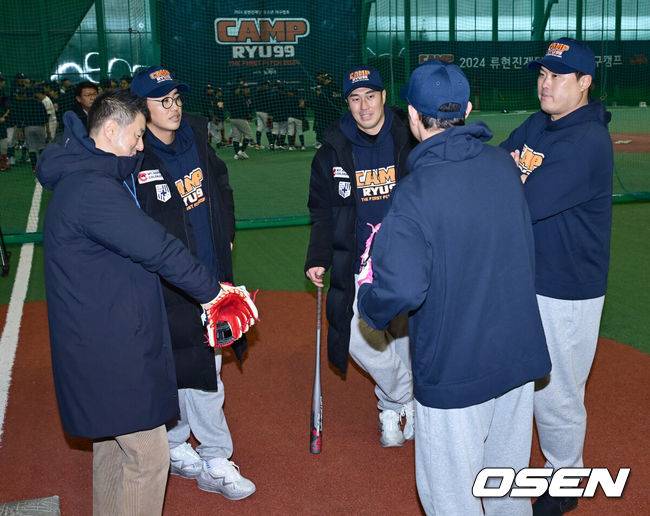 ‘이럴 수가’ 1년 전 겨울바다 입수 함께 했는데…절반이 방출, 팀 떠나다. 류현진은 절친 이별하다