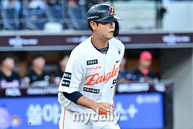 37세 포수에게 코치 맡긴 이유 있었나…김경문이 좋게 봤다, 홈런-홈런-홈런-홈런 포수+2군 타격왕 준비한다