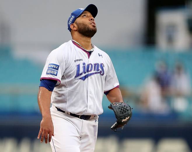 한화 중견수 고민 지웠던 그 선수, 대박 꿈꾸다 꼴찌 팀에서 논텐더 방출…'전 삼성' 수아레즈도 자유의 몸