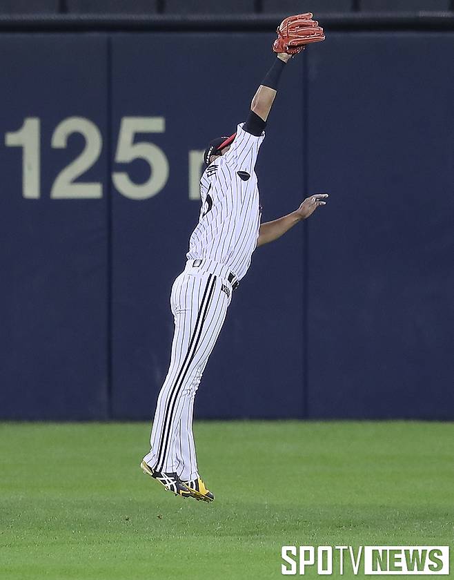 '레전드 호수비' 남기고 지도자 변신…