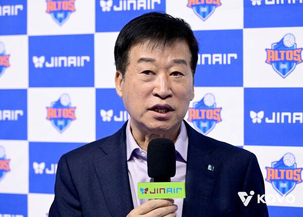 '7연패' 김호철 IBK 감독, 끝내 자진사퇴 선언