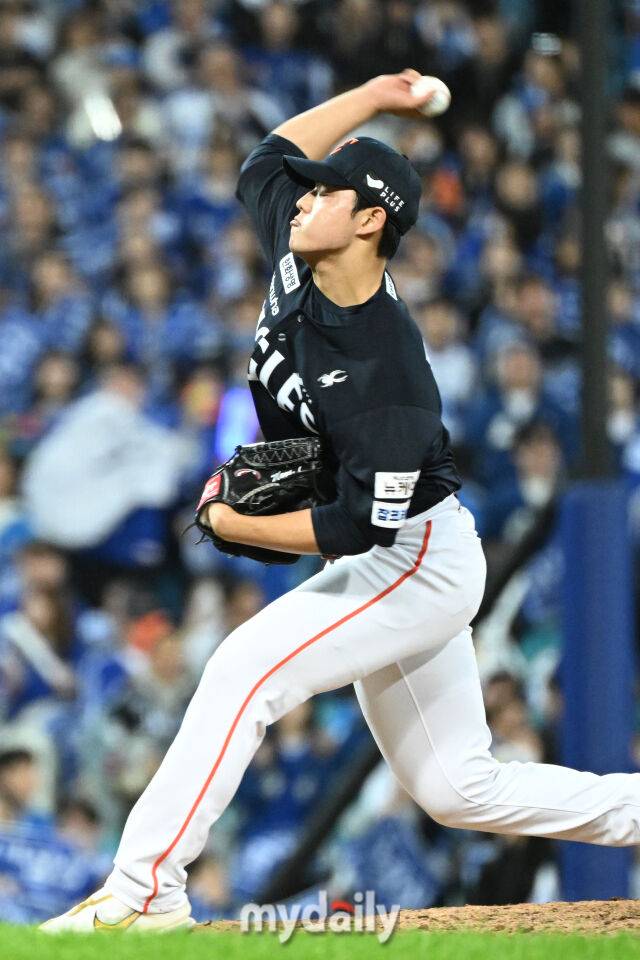 문동주는 왜 체코→일본전에 안 나왔나…140km 충격 여파? 단장님 직접 답했다