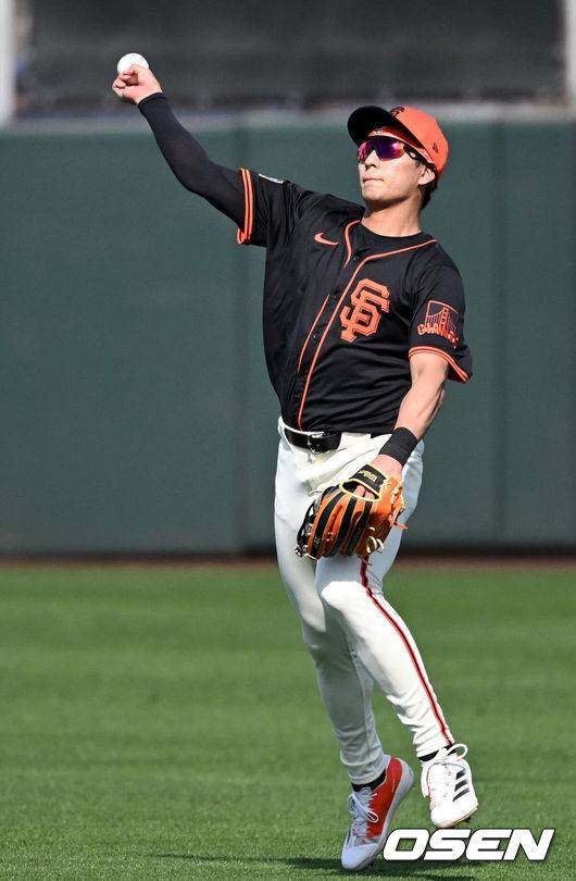 “수비 잘할 땐 말도 없더니” 이정후 작심 하소연→美평가도 싸늘하다 “LEE 수비 기대 이하, 중견수 계속 가능할지 의문”