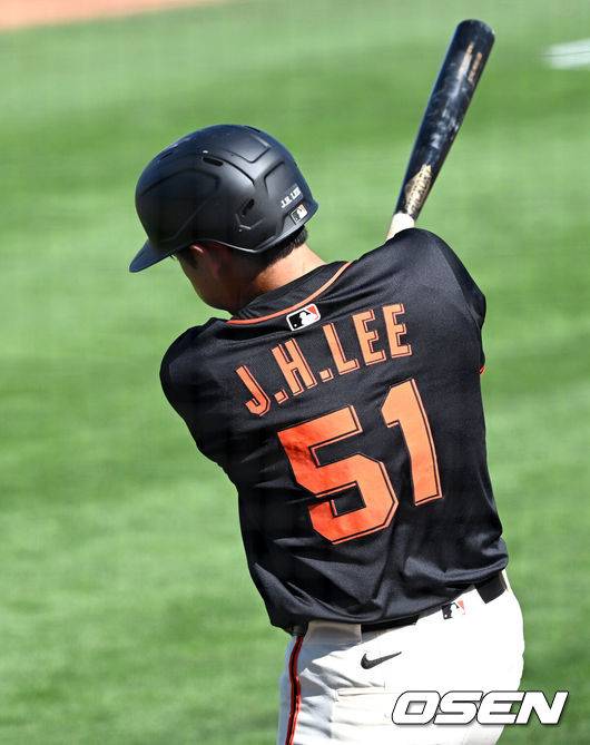 “수비 잘할 땐 말도 없더니” 이정후 작심 하소연→美평가도 싸늘하다 “LEE 수비 기대 이하, 중견수 계속 가능할지 의문”