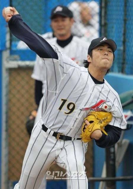 '한일전 사사구 35개' 日 레전드도 쓴소리,