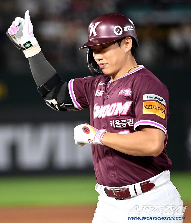 '김도영 아래, 문동주 위' 송성문 냉혹한 평가 → 구단 30위권 중간급 유망주 수준