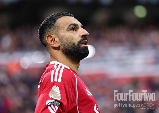 손흥민처럼 박수 칠 때 떠났어야지…'최악 부진' 살라, 결국 등 떠밀려 팀 떠나나? 리버풀, ‘발롱도르 5위’ 공격수 영입 준비 중