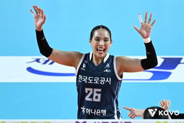 '11블로킹, 미쳤다' 18살 신예+레전드의 딸 중앙 지배, 도로공사 파죽의 승승승승승승승승승…GS 3연패, 실바 28점에도 눈물 [MD김천]