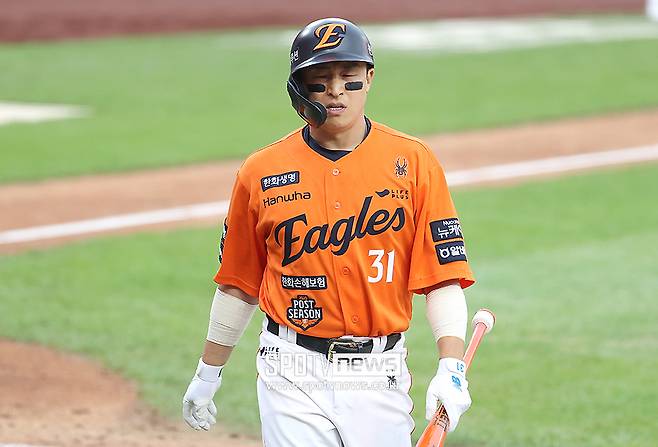 100억 FA 거포 날벼락? 98억→64억 대접 받았던 KBO 안타왕, 이번엔 어디로 가야 하나