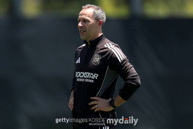 'MLS PO 탈락, 손흥민과 동행 마감' LAFC 감독
