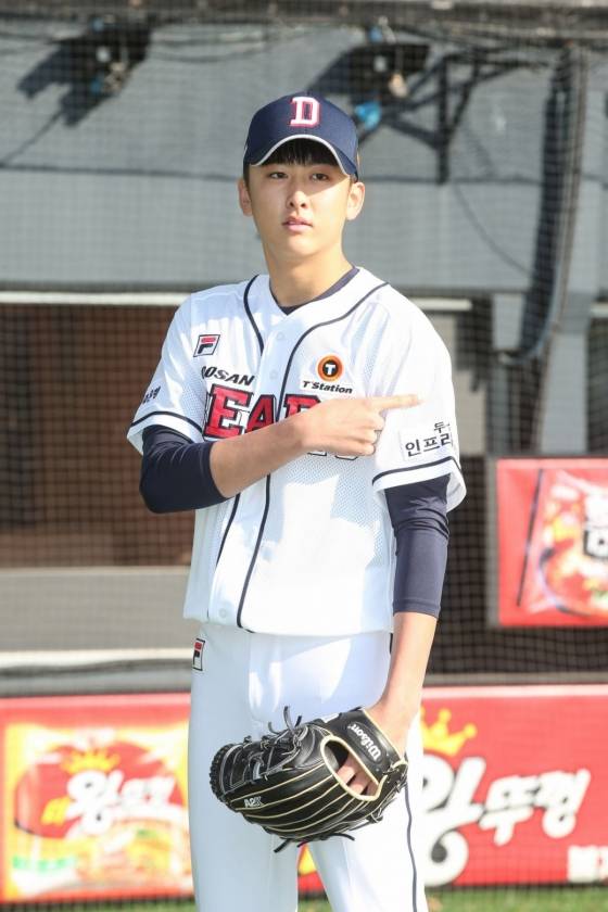 '두산 날벼락' 결국 수술대 오른다, 사령탑도 안타까움