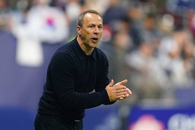 또또또 손흥민 극찬 “당연히 ‘월드 클래스’…지도할 수 있어서 정말 기뻤다” 지휘봉 내려놓는 체룬돌로 감독 ‘오피셜’ 공식입장