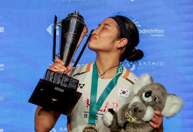 “내가 배드민턴 여제다”… 안세영, 세계女단식 사상 첫 한시즌 ‘10관왕’