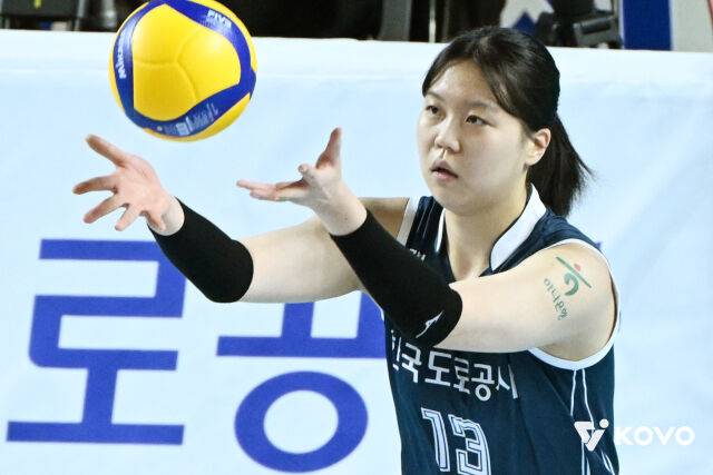 '이게 가능해?' 9전 9승 실화냐, 어떻게 1위팀 승리 요정 되었나…188cm 슈퍼루키 당차다