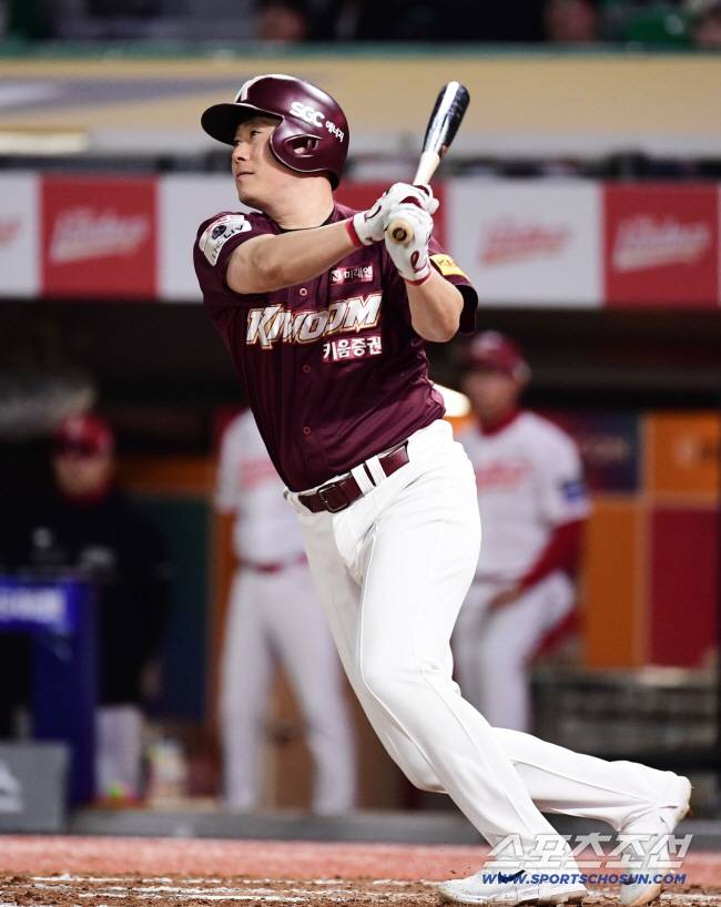 '키움 역사상 최초의 다년 계약 주인공' 이원석, 전격 은퇴 선언...21년 프로 생활 마감 [공식발표]