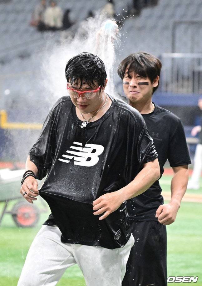 'KIA 양현종 클래스' FA 대박 터트리고 떠난 후배한테 '장문의 메시지'...