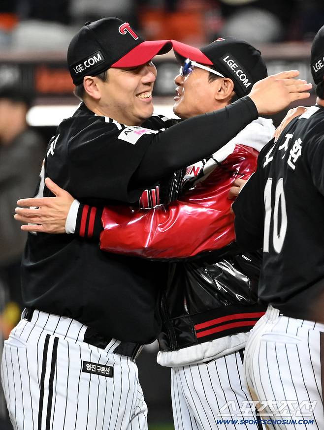 '10억 포기한 박해민 때문인가.' 패가 다 나왔는데 결정못한 김현수. 언제까지 기다려야 하나