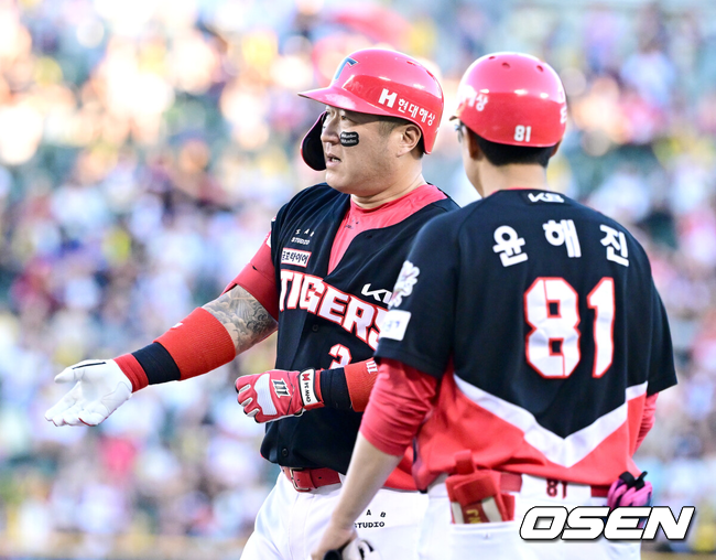 43살인데 다년 계약 깔고 간다...시간을 거스르는 최형우, 세 번째 FA도 금값이다