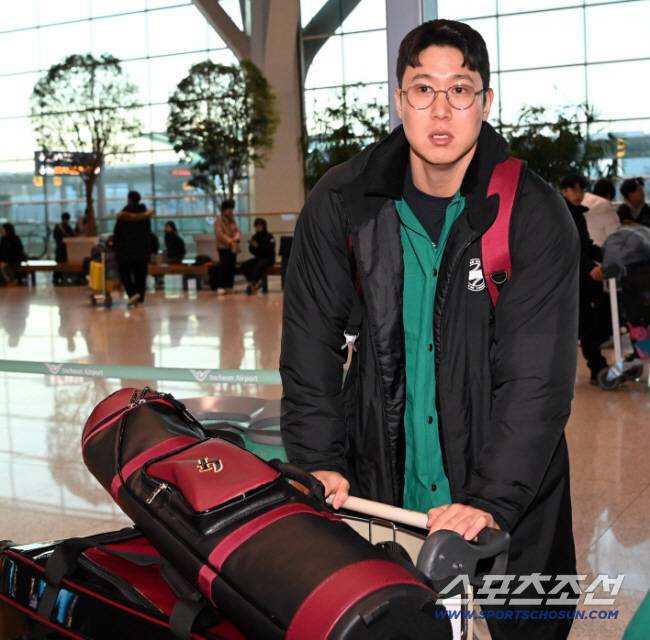 [오피셜]'꼴찌팀도 자비는 없다' 불운했던 92홈런 타자 방출, 다년 계약 내야수는 은퇴