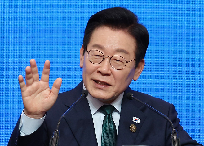 이재명 대통령 “배드민턴 황제 안세영 선수의 시즌 10승을 축하합니다”