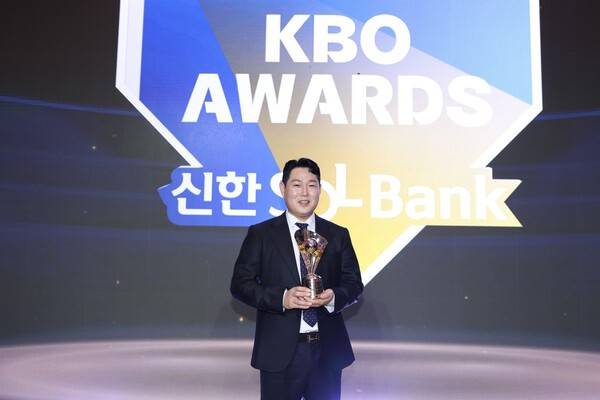 38세에 타격왕을? '역대 최고령' 기록 나올 뻔했네…'KBO 유일무이' 타이틀 가져갔다, 다음은 '골든글러브 10회 수상'