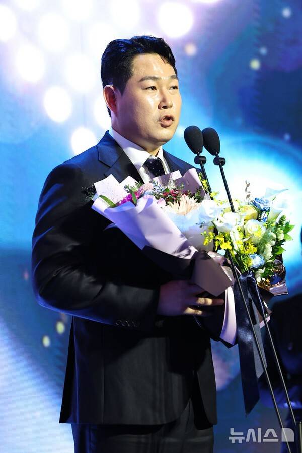 38세에 타격왕을? '역대 최고령' 기록 나올 뻔했네…'KBO 유일무이' 타이틀 가져갔다, 다음은 '골든글러브 10회 수상'