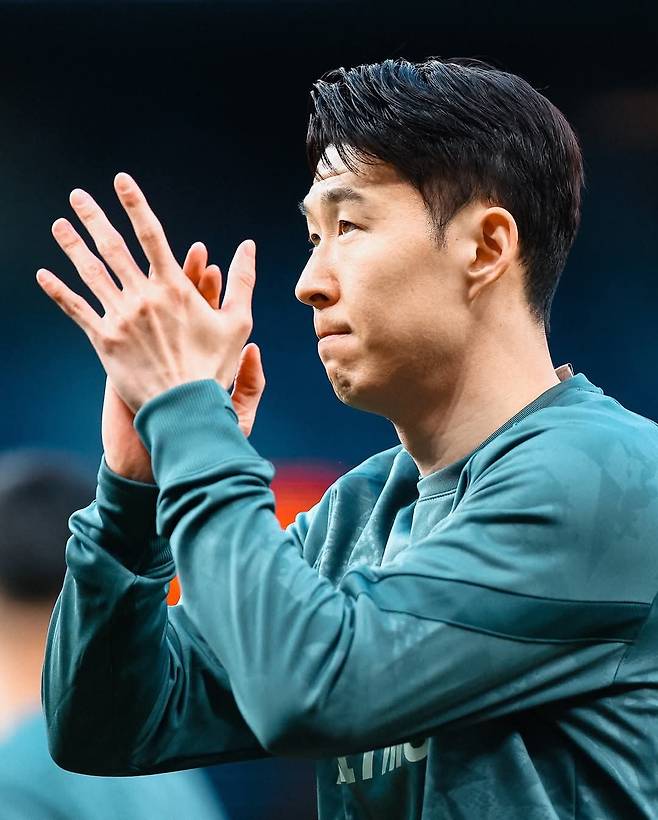 [단독] “정식으로 작별하고 싶다” 손흥민, 12월 ‘친정’ 토트넘 찾는다…홈팬들과 진짜 이별 & 홋스퍼웨이 동료들과 해후→토트넘 복귀 NO ‘공식화’