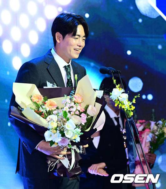 “한화와 이별 마음 아프지만” 25억 FA 투수 충격의 보호선수 제외 요청, 왜 독수리들과 헤어질 결심했나