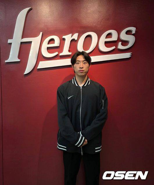 ‘1군 콜업 無’ 한화에서 외면받은 27살 영건, 이적하니 모두가 축하했다 “기회 많을거라 생각 안해, 절실히 노력하겠다” [오!쎈 고척]