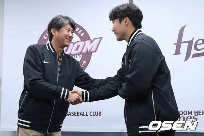 ‘1군 콜업 無’ 한화에서 외면받은 27살 영건, 이적하니 모두가 축하했다 “기회 많을거라 생각 안해, 절실히 노력하겠다” [오!쎈 고척]