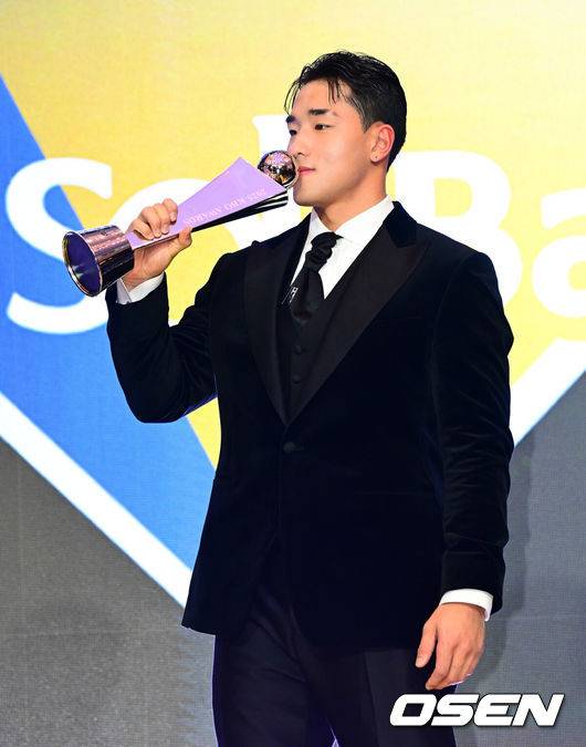 “어떤 사정 있었는지 모르지만” 강백호 100억 한화행 진실, 동료들도 궁금. 친정 저격에도 왜 응원 쏟아졌나