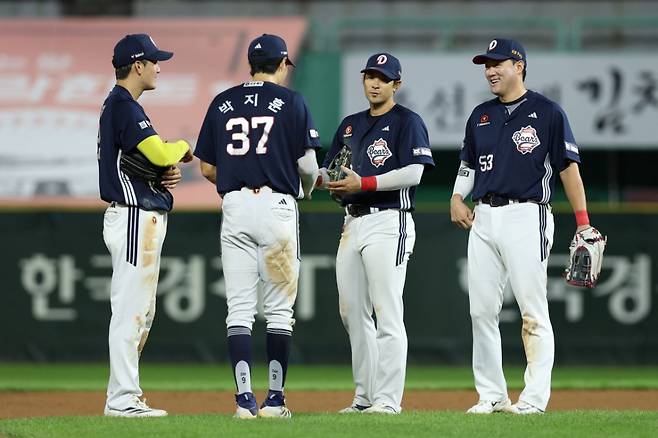 'FA 박찬호 합류'→이러면 '78억 FA+베테랑 2루수' 어떻게 되나, 사령탑