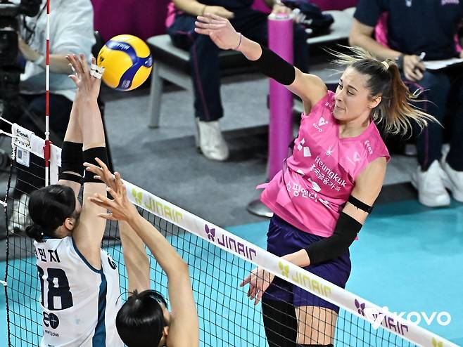 여자배구 흥국생명 외국인 주포 레베카 한국 이름은 '김백화'