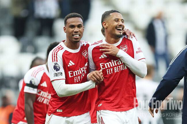 ‘손흥민 떠나고 동네북 신세’...히샬리송, 1-4 대패 후 아스널 선수들에게 ‘조롱’ 당했다