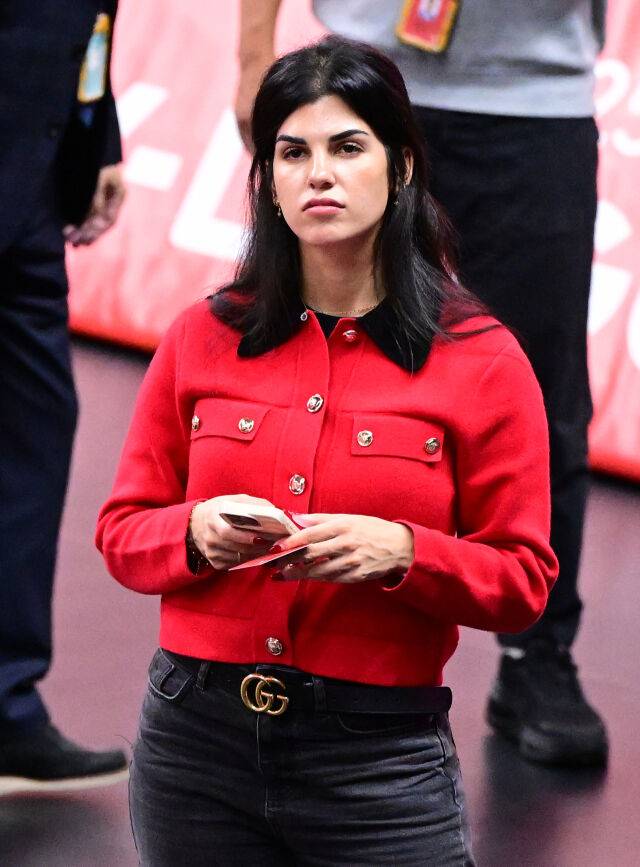 애틋한 작별 키스, '잠시 안녕'...사랑하는 아내를 떠나보낸 비예나 [유진형의 현장 1mm]