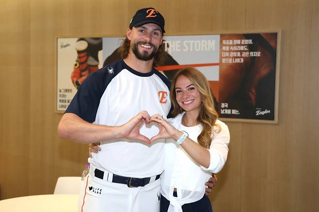 '딸 출산' 폰세 이어 와이스 부부도 겹경사, 아내 헤일리