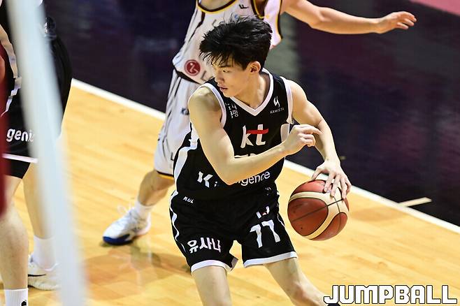 [D리그] ‘KT가 숨은 승자로 불리는 이유’ KT 신인 강성욱-박민재의 만점 활약