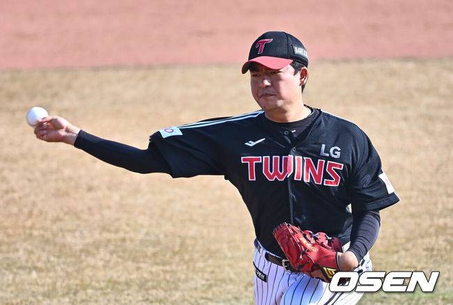 '트레이드→방출→입단 테스트→방출' 국대 출신 사이드암, 재기 실패...LG, 심창민-최승민 등 5명 방출