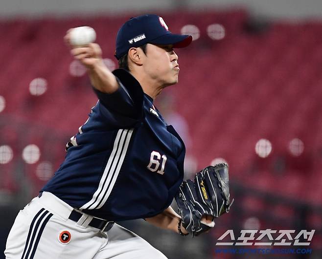 야수는 100억, 80억 이적생 나왔는데... FA 투수 이적 1호는 누구?