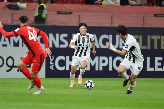 미쳤다! ‘린가드 2골1도움’ FC서울, 中슈퍼리그 3연패 상하이 하이강 3-1 격침…김기동표 ‘믿음의 선발진’ 대성공 [상하이 현장리뷰]