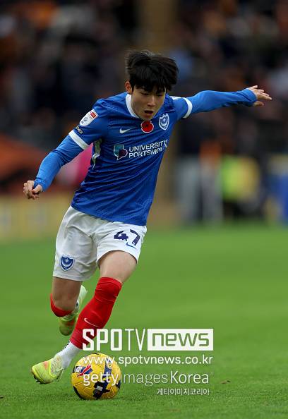 韓 축구 대절망! 충격의 3경기 7분 출전...고개 숙인 한국 최고 유망주, 에이스 모습 사라지고 주전 경쟁 원점으로