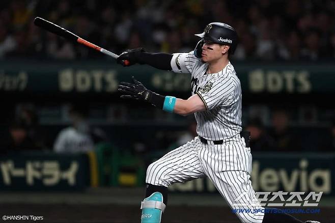 만장일치 6표가 부족했다…득표율 97% 40홈런 4번 타자 '베스트9' 입성, 한신 소속 7명 72년 만에 최다 수상[민창기의 일본야구]