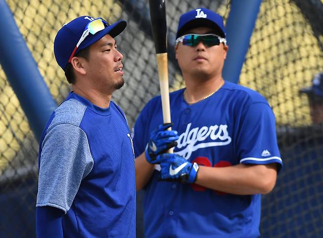 ‘현진 형, 나 라쿠텐과 계약했어’···LAD 동료 마에다, 10년 빅리그 생활 후 NPB 복귀 ‘2년 4억엔’ 계약