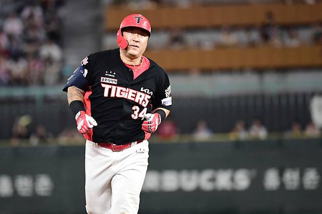 땡큐 강민호-최형우! 든든한 ‘두목곰’ 양의지, “나이 먹을수록 실력 떨어지는구나 싶었는데…” [SS시선집중]