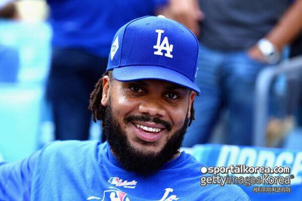 '끔찍한 계약' 무려 1055억 날린 다저스, 결국 476세이브 레전드 마무리와 재결합하나?