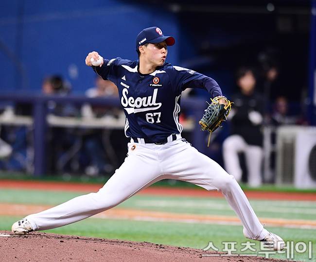 KIA, '두산 FA 이적' 박찬호 보상선수로 우완 홍민규 지명