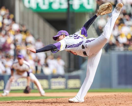 42세 고효준, 두산 방출에도 현역 도전...